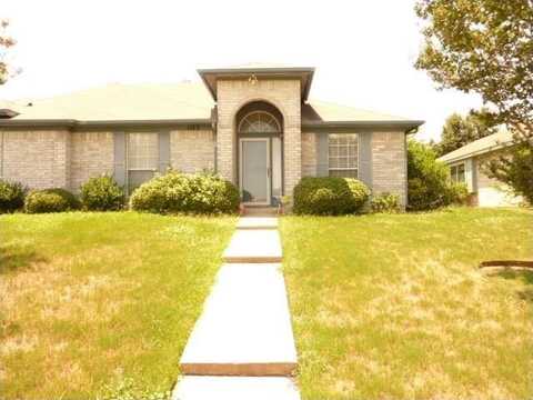 1123 Wentwood Drive, DeSoto, TX 75115