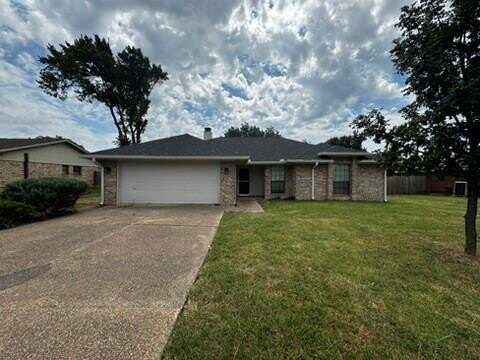 810 Rolling Hills Drive, Hewitt, TX 76643