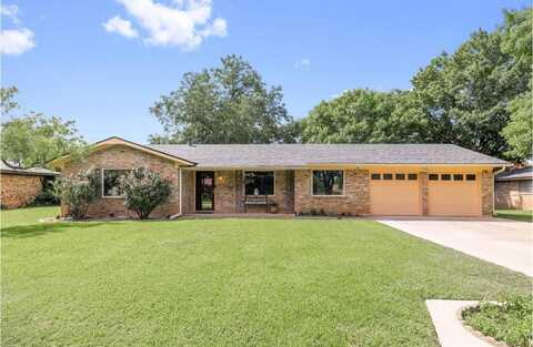 1703 Southgate Drive, Brownwood, TX 76801