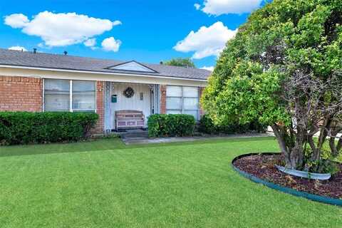 300 Hilltop Avenue, Richardson, TX 75081