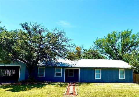 704 W Brazos Street, Groesbeck, TX 76642