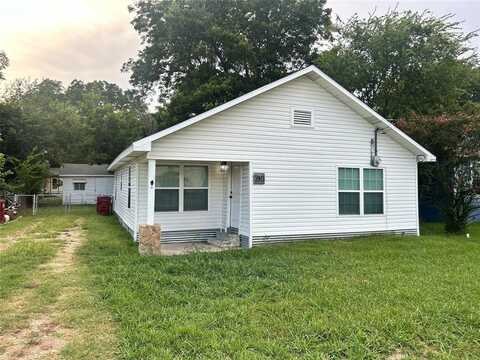 210 S Vine Street, Savoy, TX 75479