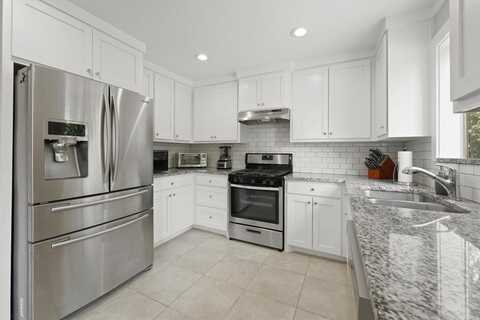 106 Nichols Street, Irving, TX 75060