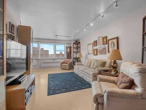 464 Neptune Ave, Brooklyn, NY 11224