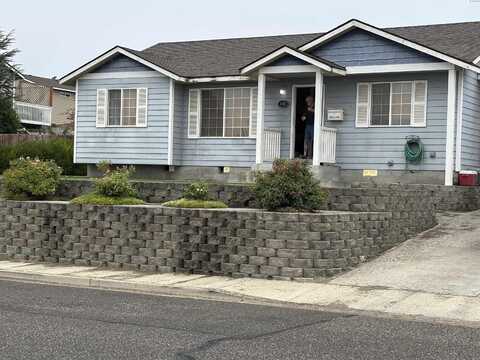 4416 Tusayan Drive, Pasco, WA 99301