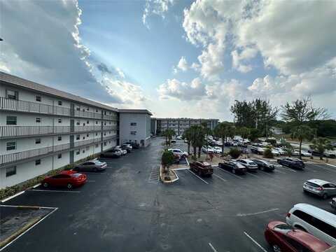 4311 Crystal Lake Dr, Deerfield Beach, FL 33064