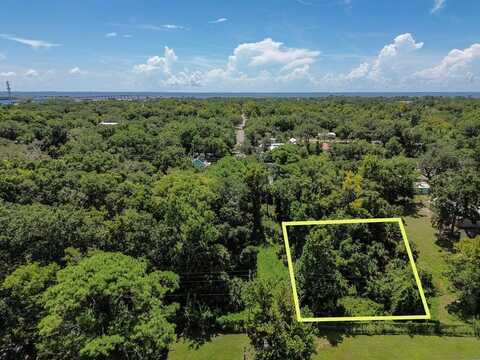 254 8th St, Apalachicola, FL 32320
