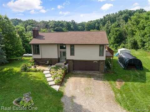 8410 Hitchcock Road, White Lake, MI 48383