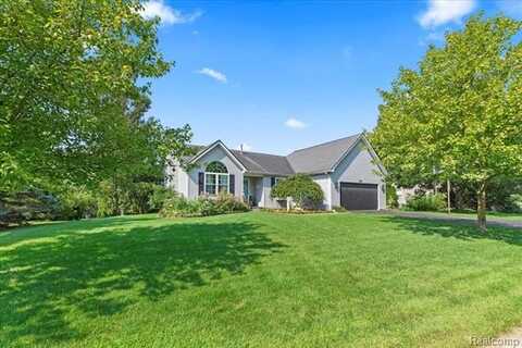 9327 Huron Park Drive, Brighton, MI 48116