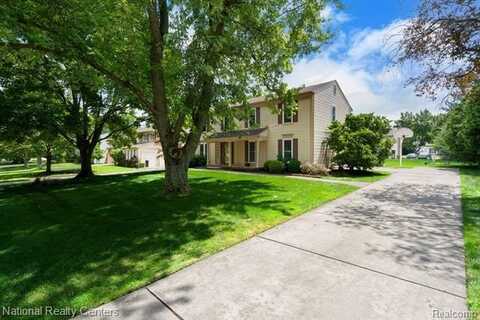 5459 N Piccadilly, West Bloomfield, MI 48322
