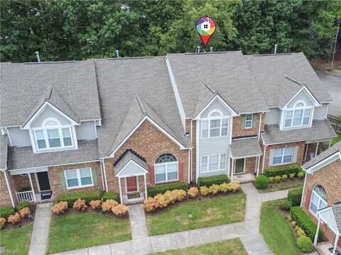 702 W Lake Circle, Chesapeake, VA 23322