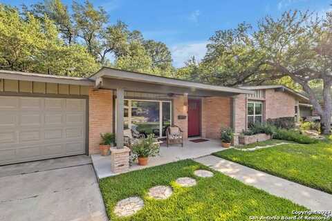 423 Forrest Hill Dr, San Antonio, TX 78209