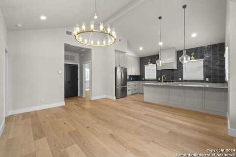 210 SIMON, San Antonio, TX 78204