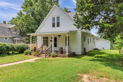 615 N Cedar St, Kingman, KS 67068