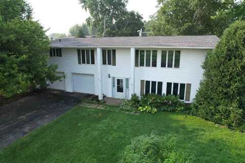 623 W Chapel Street, Dodgeville, WI 53533