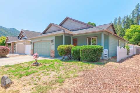 100 Westbrook Drive, Rogue River, OR 97537