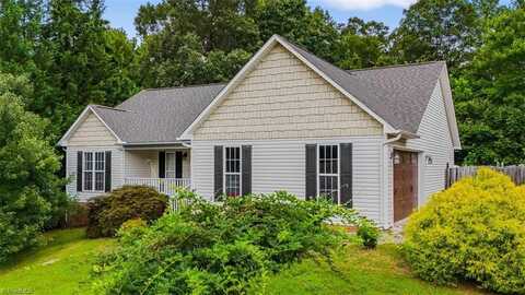 14 Shanda Court, Thomasville, NC 27360
