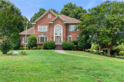 4413 Lochurst Drive, Pfafftown, NC 27040