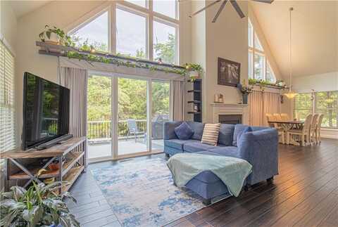 5367 Darwood Estate Lane, Winston Salem, NC 27106