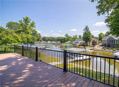 208 Sheppard Point, Lexington, NC 27292