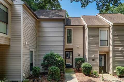 301 Village Lane, Greensboro, NC 27409