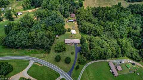 6121 Bentham Road, Gibsonville, NC 27249