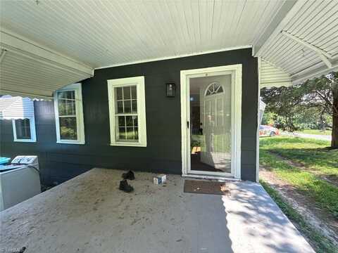 6747 Saferight Road, Greensboro, NC 27406