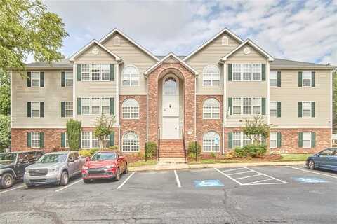 814 Scholastic Drive, Winston Salem, NC 27106