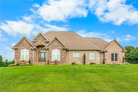 590 Pinewood Road, Reidsville, NC 27320