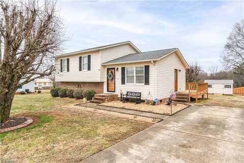 420 Ford Street, Yadkinville, NC 27055