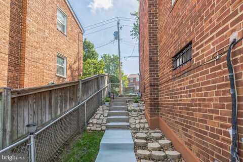 707 HILLTOP TERRACE SE, WASHINGTON, DC 20019