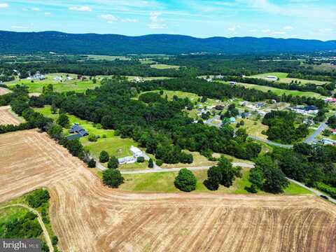 275 N MIDDLETON ROAD, CARLISLE, PA 17013