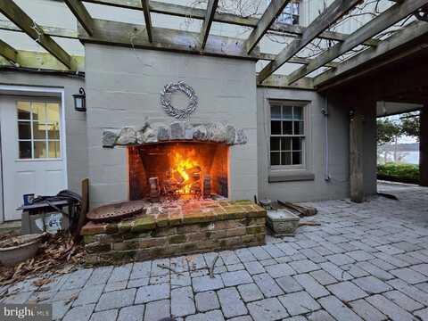 441 BENTON POINT RD, TAPPAHANNOCK, VA 22560