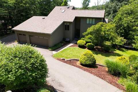 319 Lakewood Dr, Center Twp, PA 16001