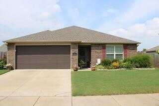 1231 S Spritz DR, Fayetteville, AR 72701