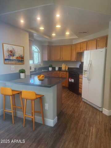 10030 W INDIAN SCHOOL Road, Phoenix, AZ 85037