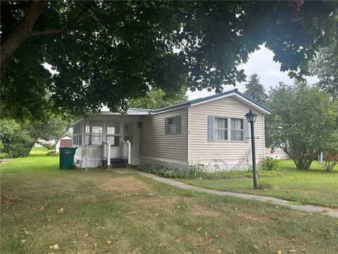 10 fir Lane, Williamson, NY 14589