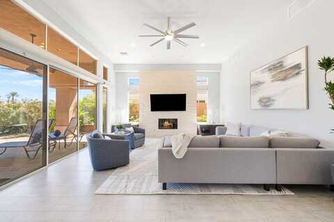 461 White Horse Trail, Palm Desert, CA 92211