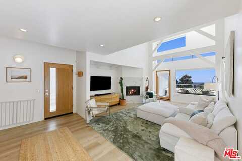 2919 Valmere Dr, Malibu, CA 90265