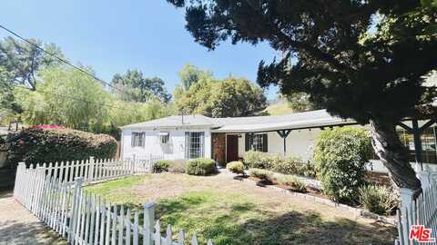 7815 Denivelle Rd, Sunland, CA 91040