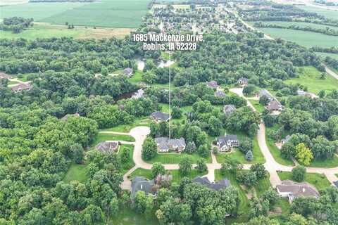 1685 Mackenzie Drive, Robins, IA 52328