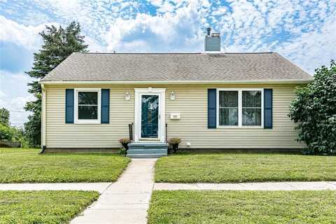 310 9th Street E, Vinton, IA 52349