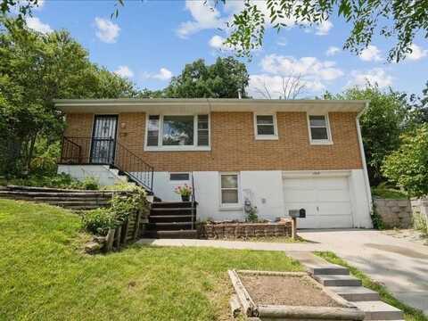 1333 Harold Drive SE, Cedar Rapids, IA 52403