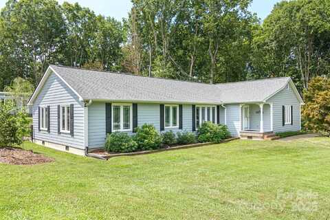 231 Kimberly Ann Drive, Hendersonville, NC 28792