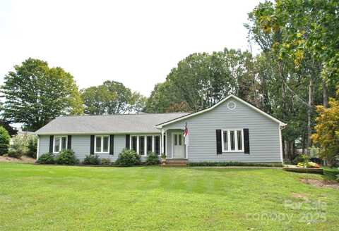 231 Kimberly Ann Drive, Hendersonville, NC 28792