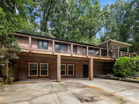 303 Brightwater Heights Drive, Hendersonville, NC 28791
