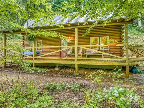 51 Spruce Street, Maggie Valley, NC 28751