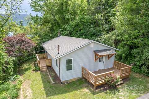 307 Hawthorne Avenue, Swannanoa, NC 28778