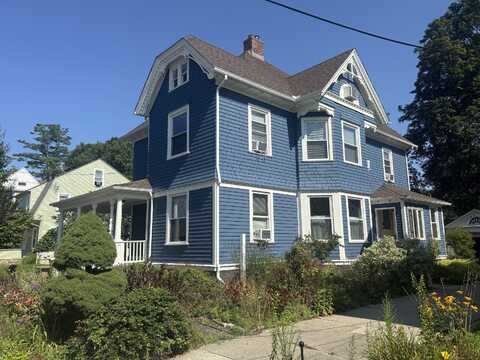 49 Lincoln Avenue, Norwich, CT 06360