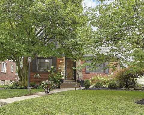 221 Wonderly Avenue, Oakwood, OH 45419